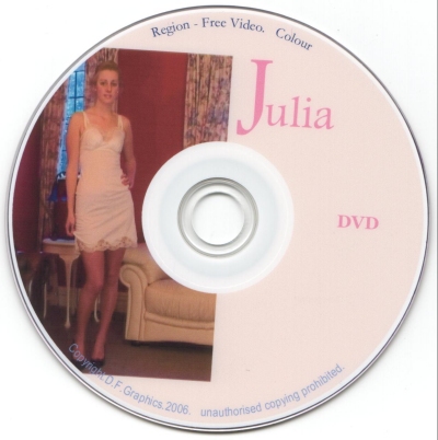 JuliaDVD1disc.jpg (82575 bytes)