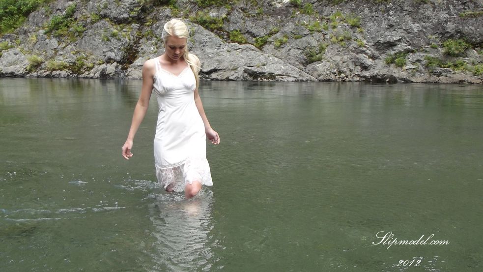 Julietteriver3.jpg (98390 bytes)